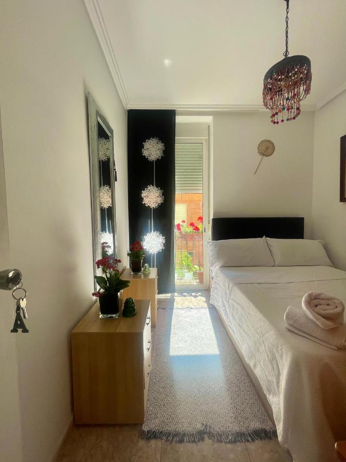 Habitacion Privada En Piso Compartido Valencia Kültér fotó